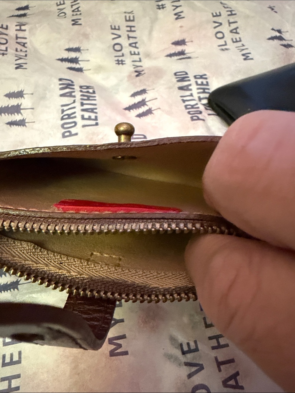 Madewell Compact Bi-Fold Wallets in Brown and Black leather - Picture 6 of 8